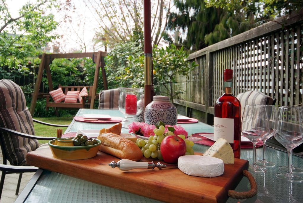 The Loft Bed And Breakfast Taupo Exterior photo