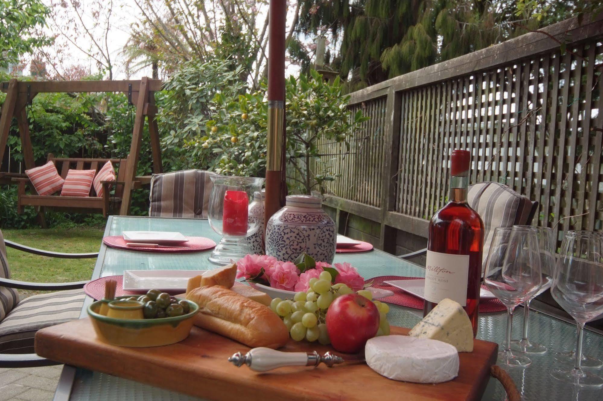 The Loft Bed And Breakfast Taupo Exterior photo